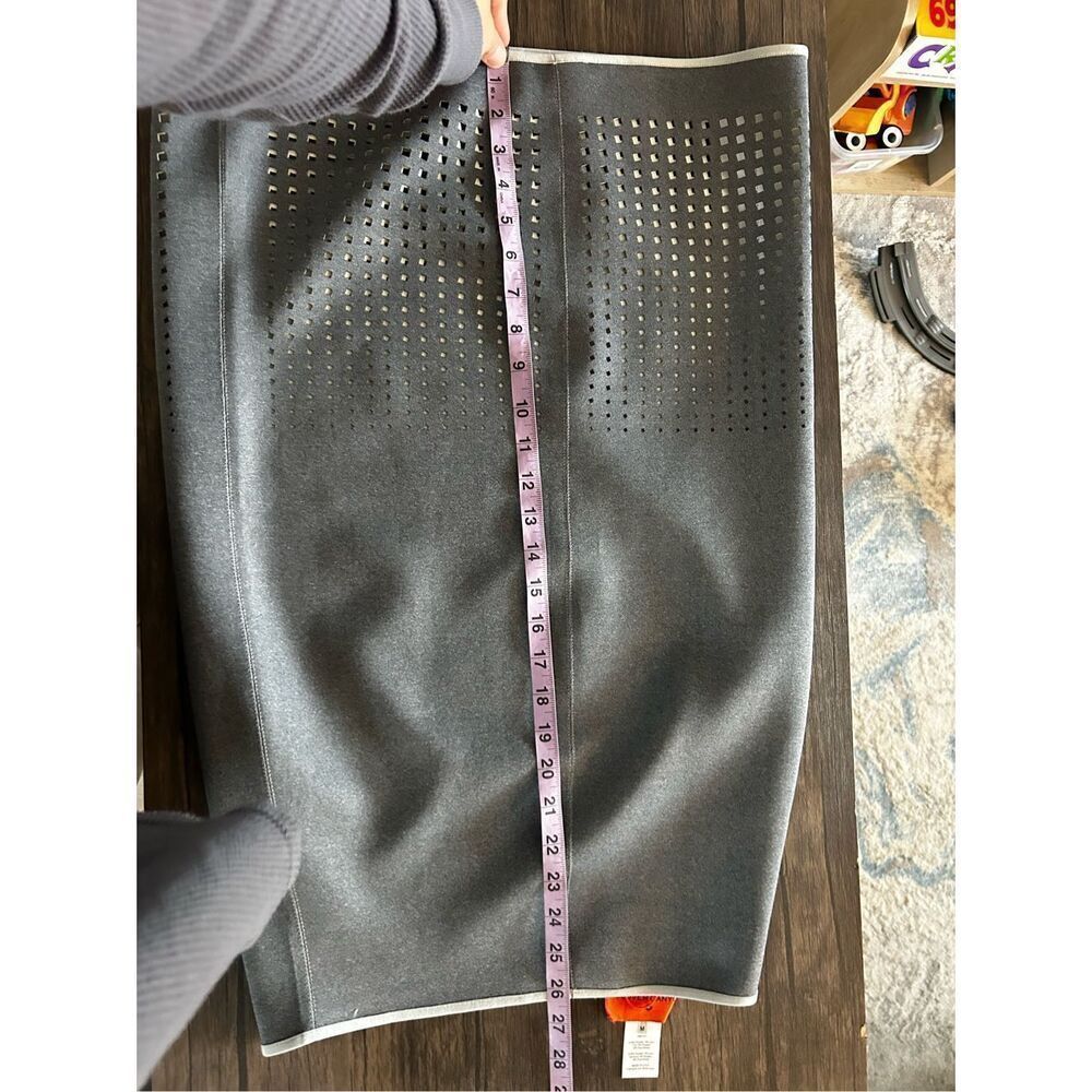 Clover Canyon Laser Skirt Size M Gray Neoprene Pencil Business Professional - Picture 12 of 13